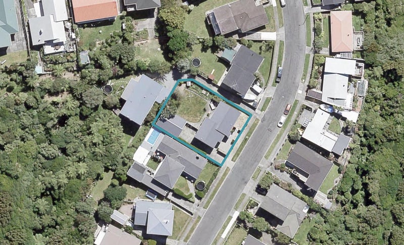 22 Laurel Grove, Maungaraki, Lower Hutt - Carousel 1