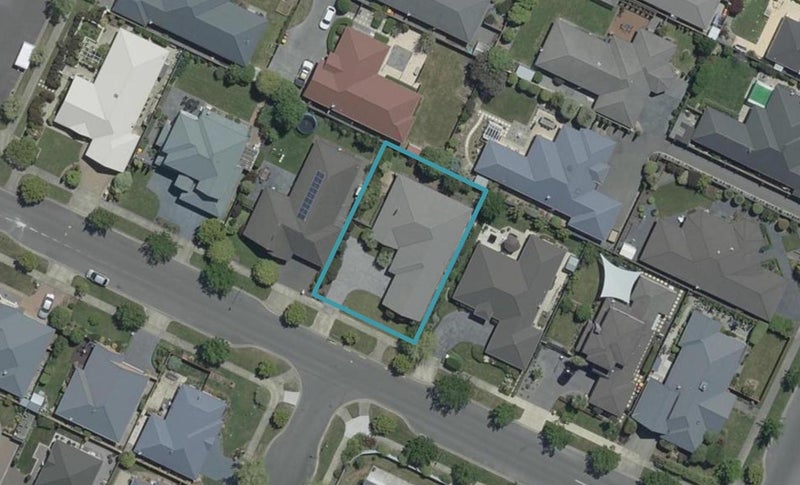 8 Beechwood Drive, Northwood, Christchurch - Carousel 1