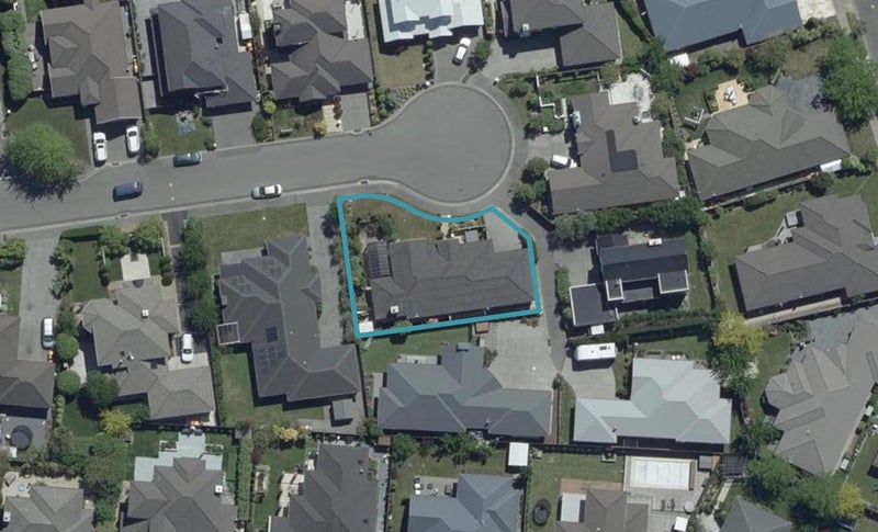 10 Riverbank Road, Northwood, Christchurch - Carousel 1