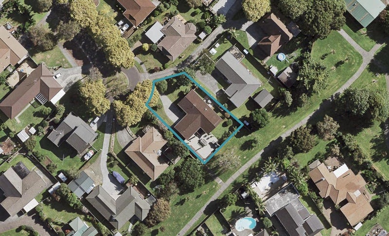 28 Donzella Place, Conifer Grove, Takanini - Carousel 1