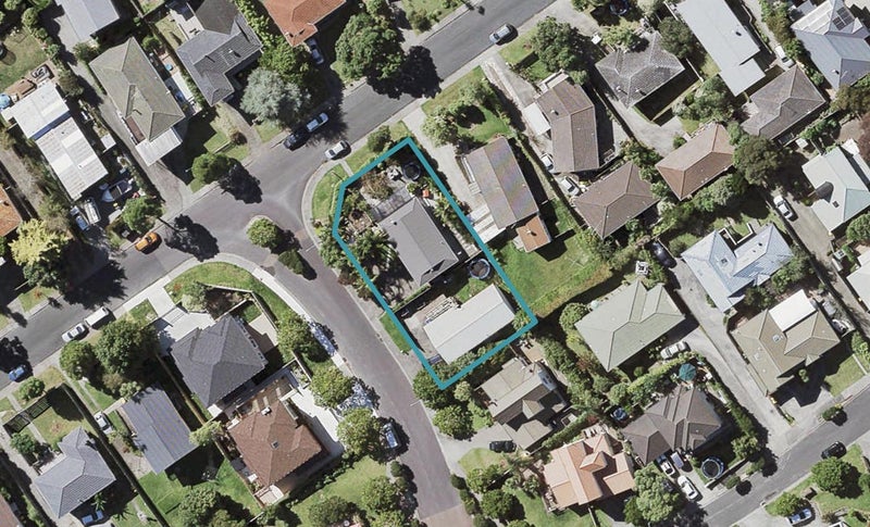 2/47 Lavery Place, Sunnynook, Auckland - Carousel 1