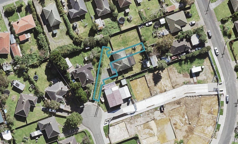 7C Mavis Place, Beach Haven, Auckland - Carousel 1