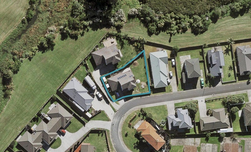 35 Opawa Crescent, Favona, Auckland - Carousel 1