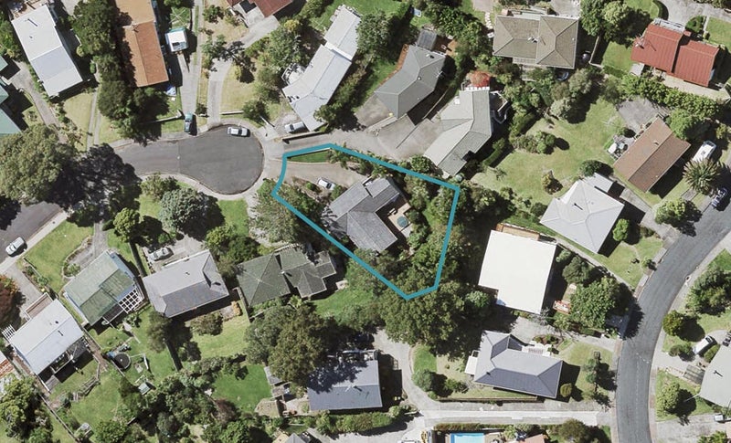 19 Madison Place, Forrest Hill, Auckland - Carousel 1