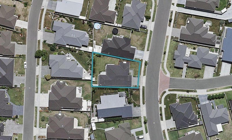 9 Kapiti Drive, Poraiti, Napier - Carousel 1