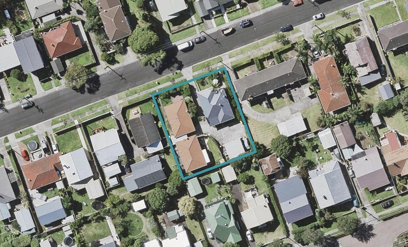 1/8 Corrella Road, Belmont, Auckland - Carousel 1