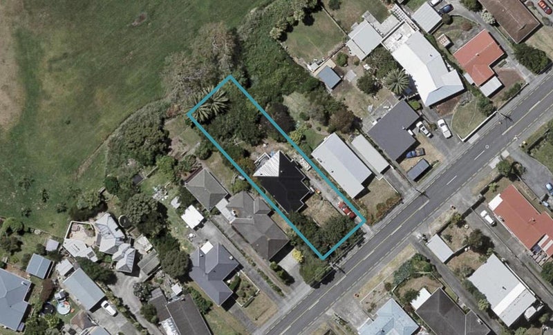 13 Gray Avenue, Paraparaumu Beach, Paraparaumu - Carousel 1