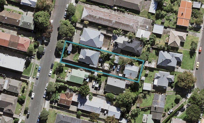 30A Kingsway Avenue, Sandringham, Auckland - Carousel 1