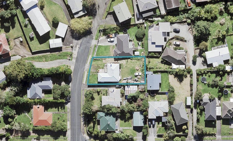 27 Trojan Crescent, New Lynn, Auckland - Carousel 1