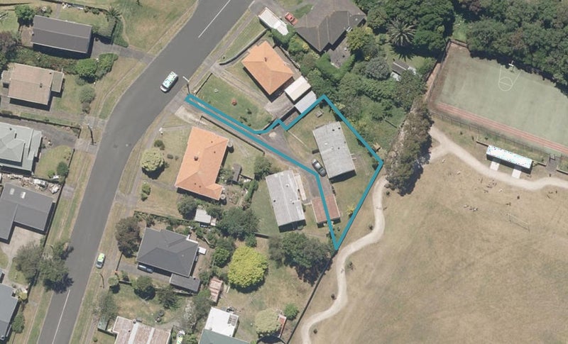 1B Cambridge Street, Gonville, Whanganui - Carousel 1