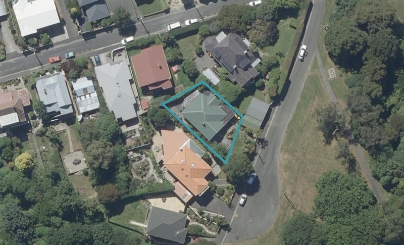 10 Stonelaw Terrace, Maori Hill, Dunedin - Carousel 1