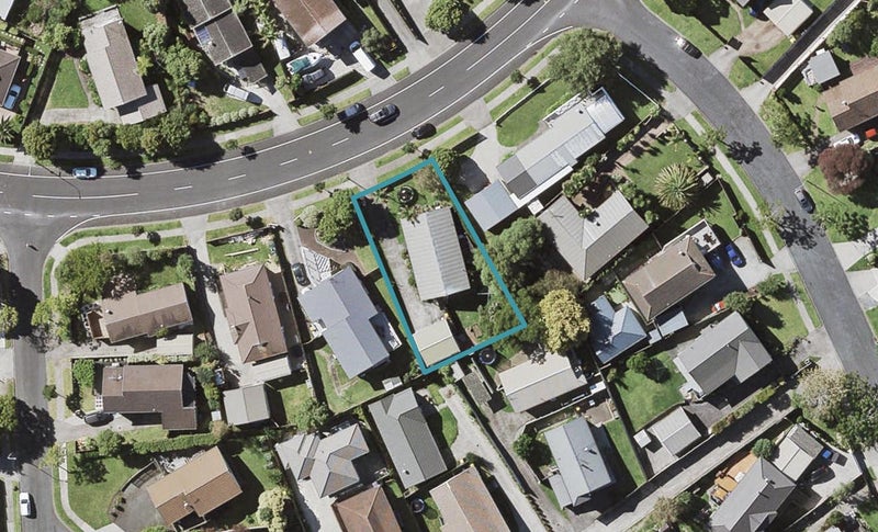 25 Gosford Drive, Botany Downs, Auckland - Carousel 1