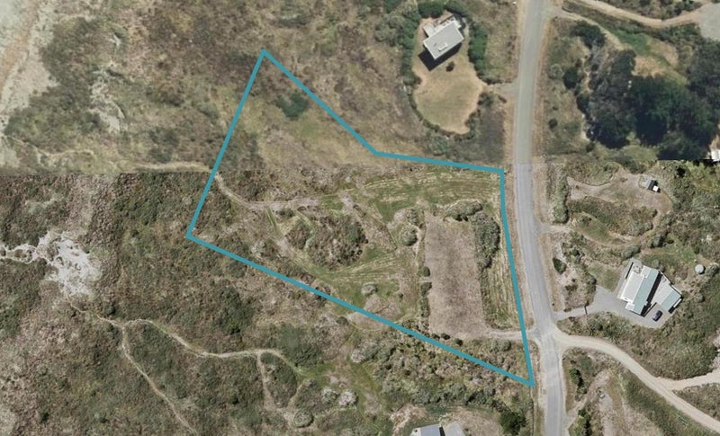 74 Reay MacKay Grove, Waikawa Beach, Manakau - Carousel 1