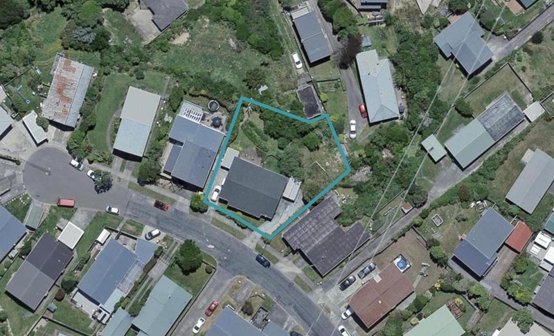 12 Chetwode Grove, Newlands, Wellington - Carousel 1