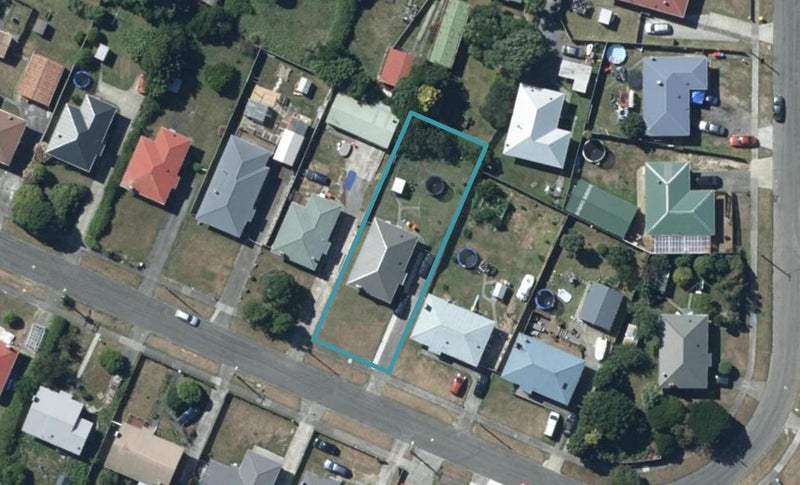 24 Whanga Crescent, Titahi Bay, Porirua - Carousel 1