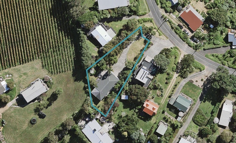 20 Cory Road, Palm Beach, Waiheke Island - Carousel 1
