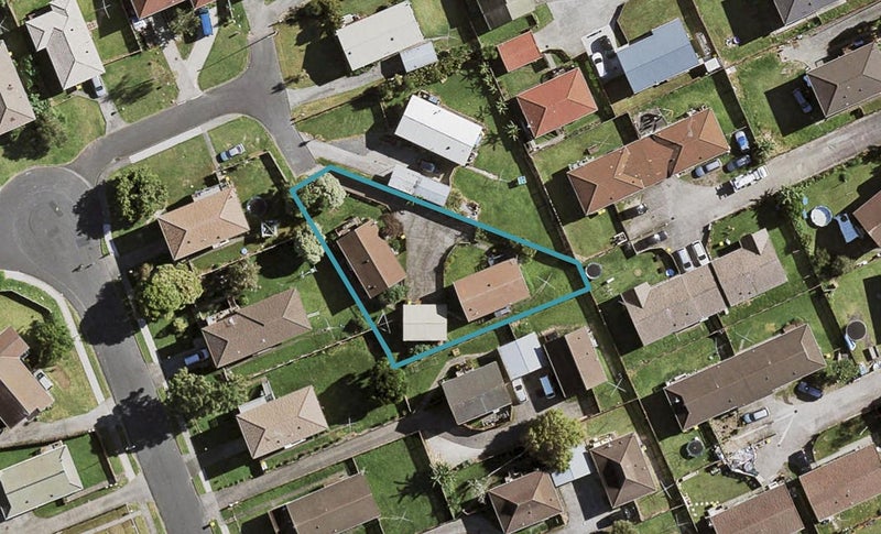 33 Hanford Place, Clendon Park, Auckland - Carousel 1
