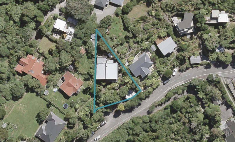 15 Singers Road, Korokoro, Lower Hutt - Carousel 1