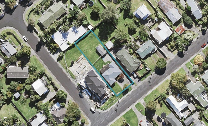 15 Dakota Avenue, Beach Haven, Auckland - Carousel 1