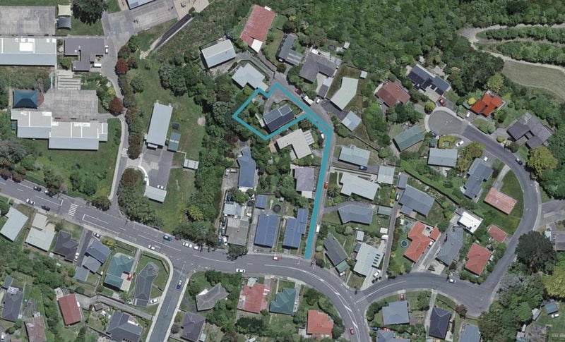 7 Pauline Way, Paparangi, Wellington - Carousel 1