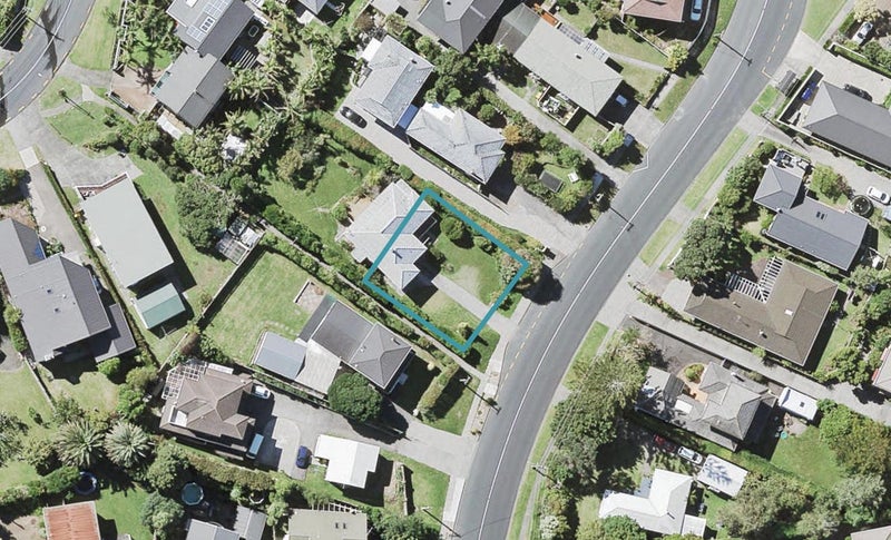 314 Beach Road, Campbells Bay, Auckland - Carousel 1