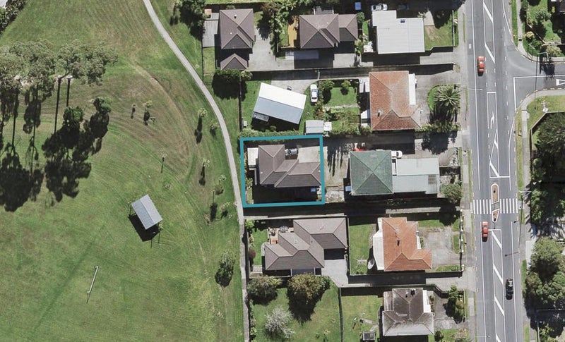 254 Te Atatu Road, Te Atatu South, Auckland - Carousel 1