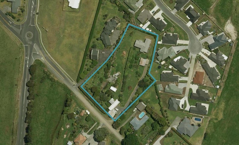 15 Pyle Road East, One Tree Point, Whangārei - Carousel 1