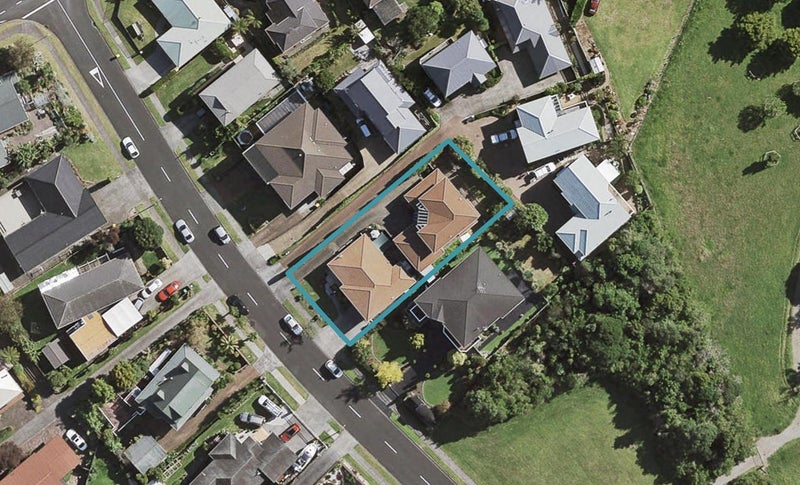 1/10 Calluna Crescent, Totara Heights, Auckland - Carousel 1