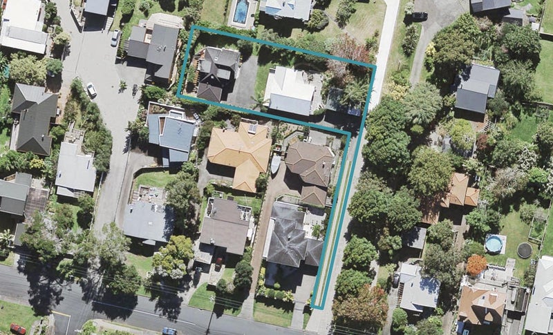 1/79 Island Bay Road, Beach Haven, Auckland - Carousel 1