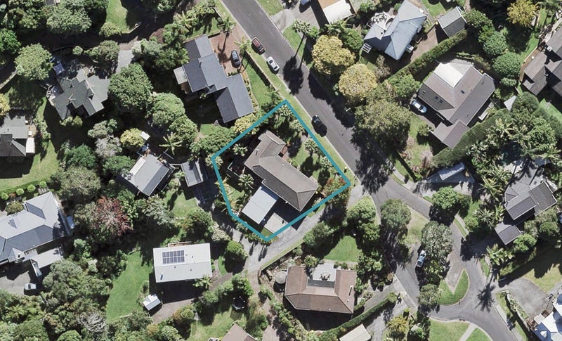 55 Waipuia Place, Greenhithe, Auckland - Carousel 1