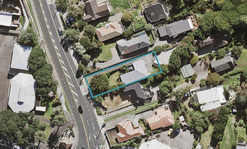 7 Lake Road, Northcote, Auckland - Carousel 1