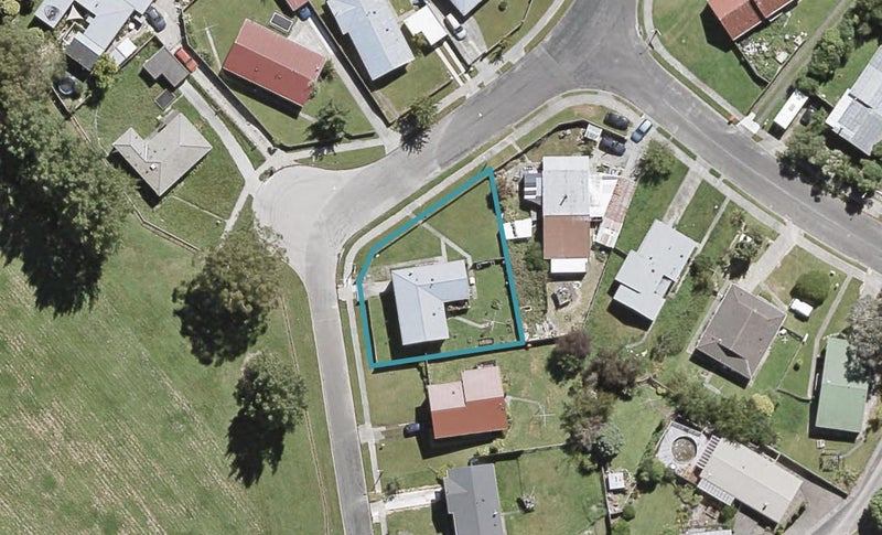 32 Edelweiss Grove, Timberlea, Upper Hutt - Carousel 1
