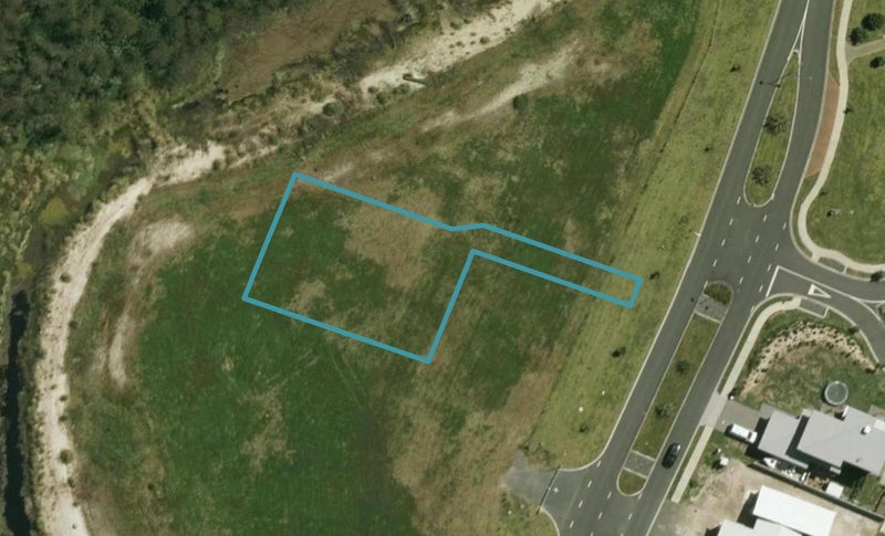 14 Waitemata Drive, One Tree Point, One Tree Point - Carousel 1