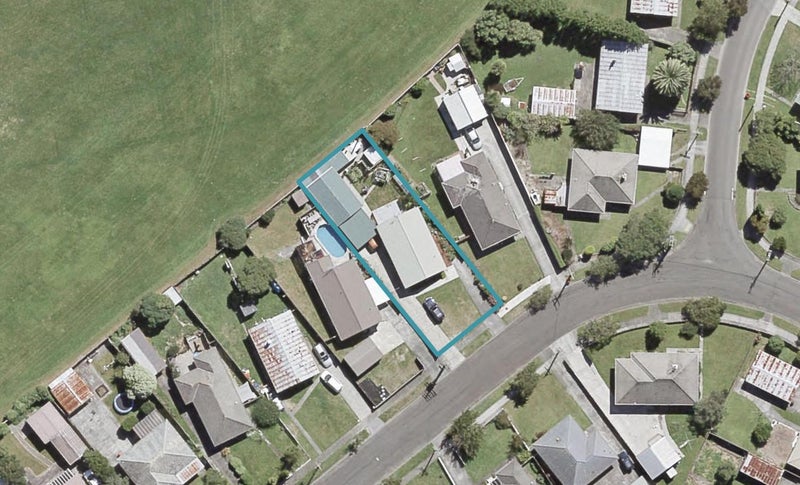 10 Mary Crescent, Elderslea, Upper Hutt - Carousel 1