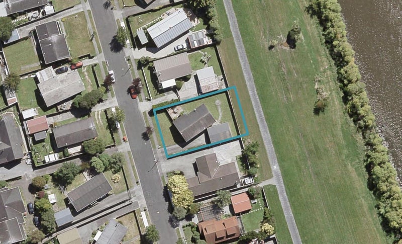 12 Memphis Grove, Totara Park, Upper Hutt - Carousel 1