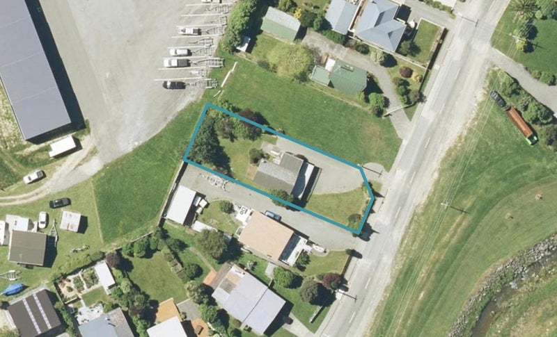 32 Beach Road, Waikawa, Picton - Carousel 1