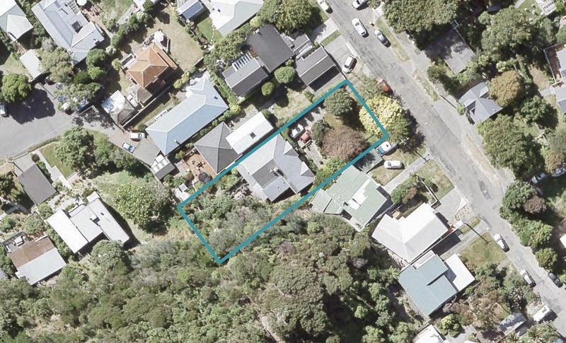 22 Nikau Street, Eastbourne, Lower Hutt - Carousel 1