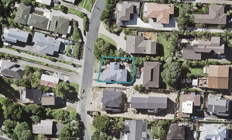 9 Heathcote Road, Castor Bay, Auckland - Carousel 1