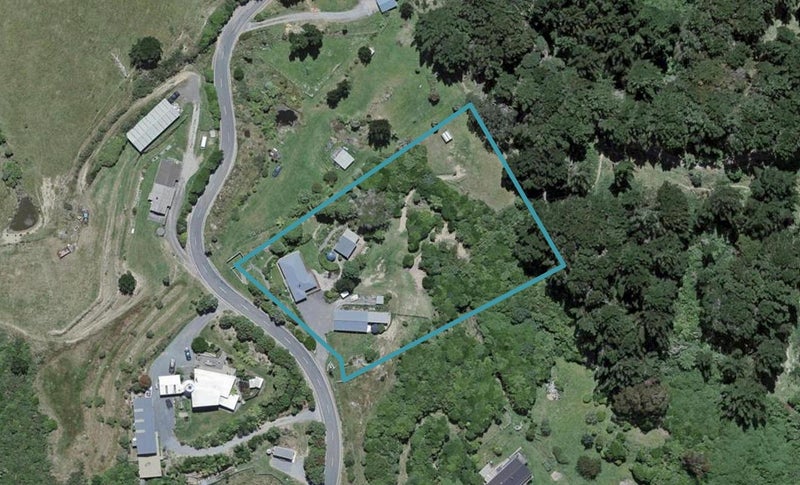 182 Horokiwi Road, Horokiwi, Wellington - Carousel 1