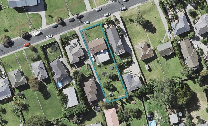 17 Alamein Avenue, Belmont, Auckland - Carousel 1