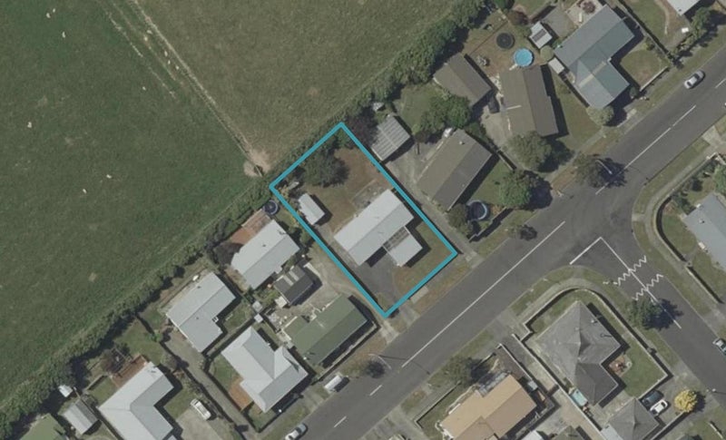 71 Benmore Avenue, Cloverlea, Palmerston North - Carousel 1