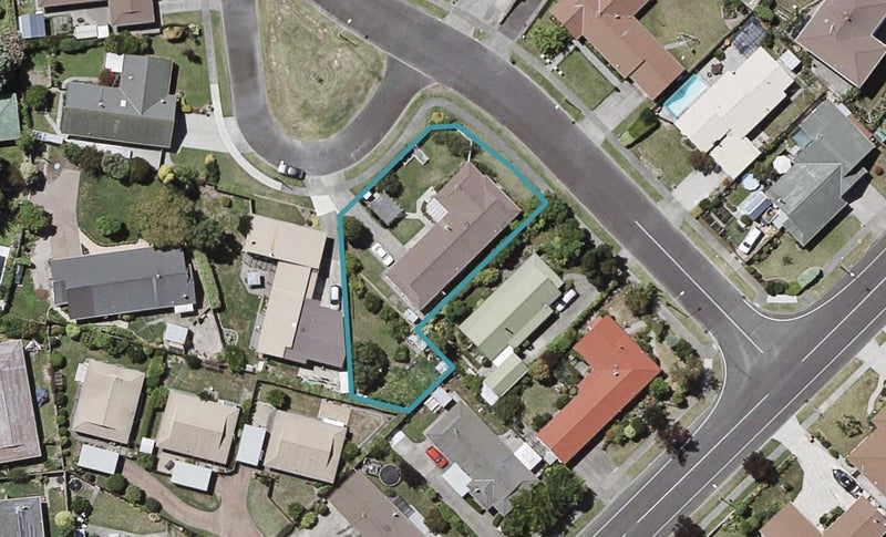 64 Townshend Crescent, Greenmeadows, Napier - Carousel 1