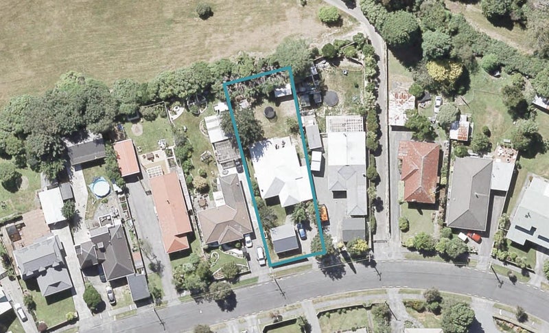 25 Poole Crescent, Wainuiomata, Lower Hutt - Carousel 1