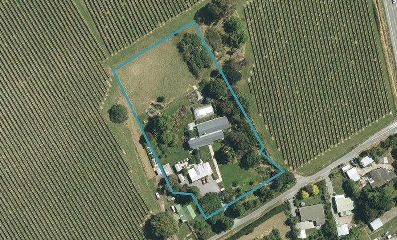 10 Staces Road, Grovetown, Blenheim - Carousel 1