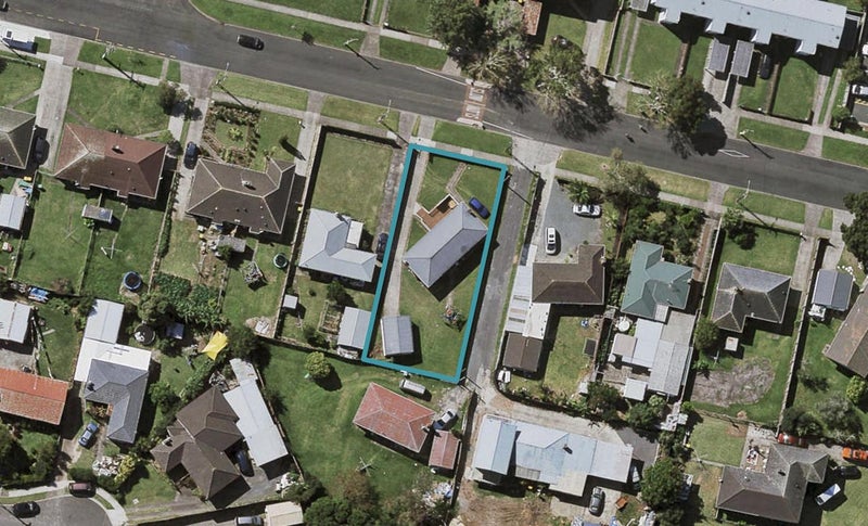 42 Johnstones Road, Otara, Auckland - Carousel 1