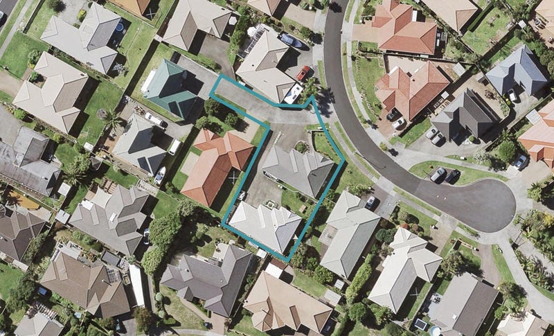 1/17 Casabella Court, Northpark, Auckland - Carousel 1