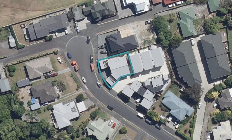 20A Kelvin Place, Hamilton East, Hamilton - Carousel 1