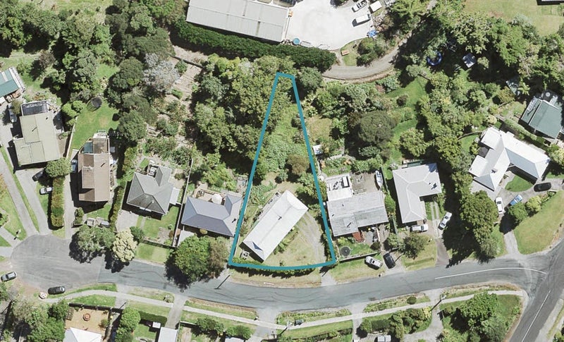 8 Burnham Road, Waitakere, Auckland - Carousel 1