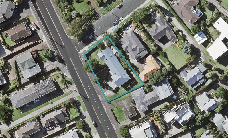 1/15 East Coast Road, Milford, Auckland - Carousel 1