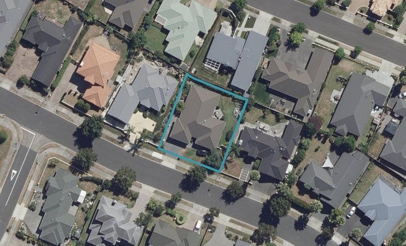 65 Huntington Drive, Huntington, Hamilton - Carousel 1
